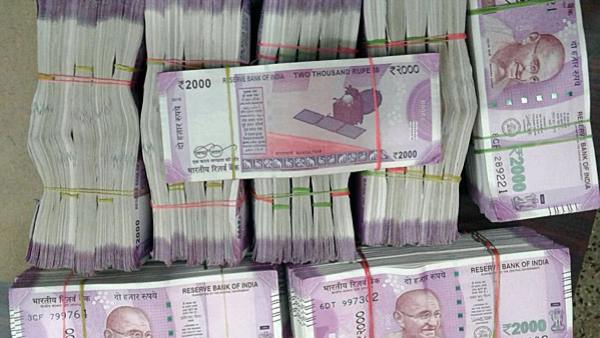 Assembly Election: Millions of money in the state, saree siege