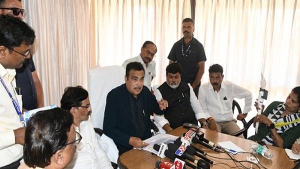 Union Minister Nitin Gadkari clarified about political retirement 