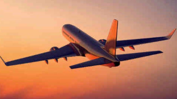 US: Passenger opened the emergency door inside the plane and attacked the staff!