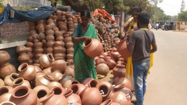  ಮೆಚ್ಚುಗೆಗೆ ಪಾತ್ರವಾದ ಆಕರ್ಷಕ ಮಡಿಕೆಗಳು