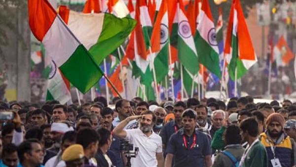 New Delhi Police Visit To Rahul Gandhi House For Seek Details His Statement Sexual Harassment