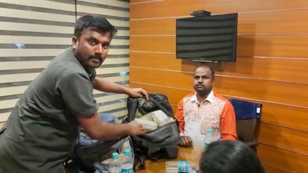 Karnataka Lokayukta Bangalore City police Trapped BBMP Health Inspector Karnataka Lokayukta Bangalore City police Trapped BBMP Health Inspector