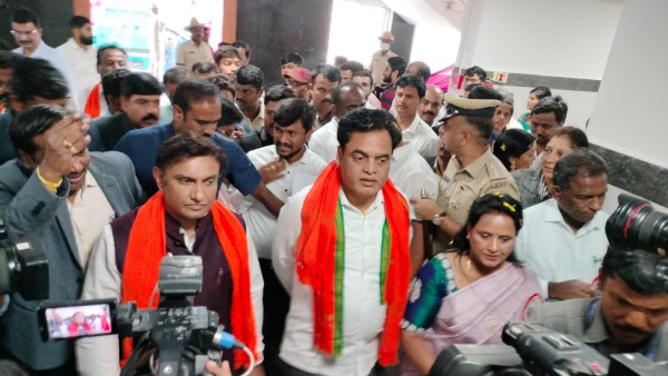  ಕಾರ್ಯಕ್ರಮದಲ್ಲಿ ರಾಜಕೀಯ ಬೆರೆಸುವುದು ಬೇಡ