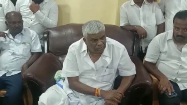 Former Minister HD Revanna Sarcasm Against Arsikere MLA Shivalinge Gowda Former Minister HD Revanna Sarcasm Against Arsikere MLA Shivalinge Gowda