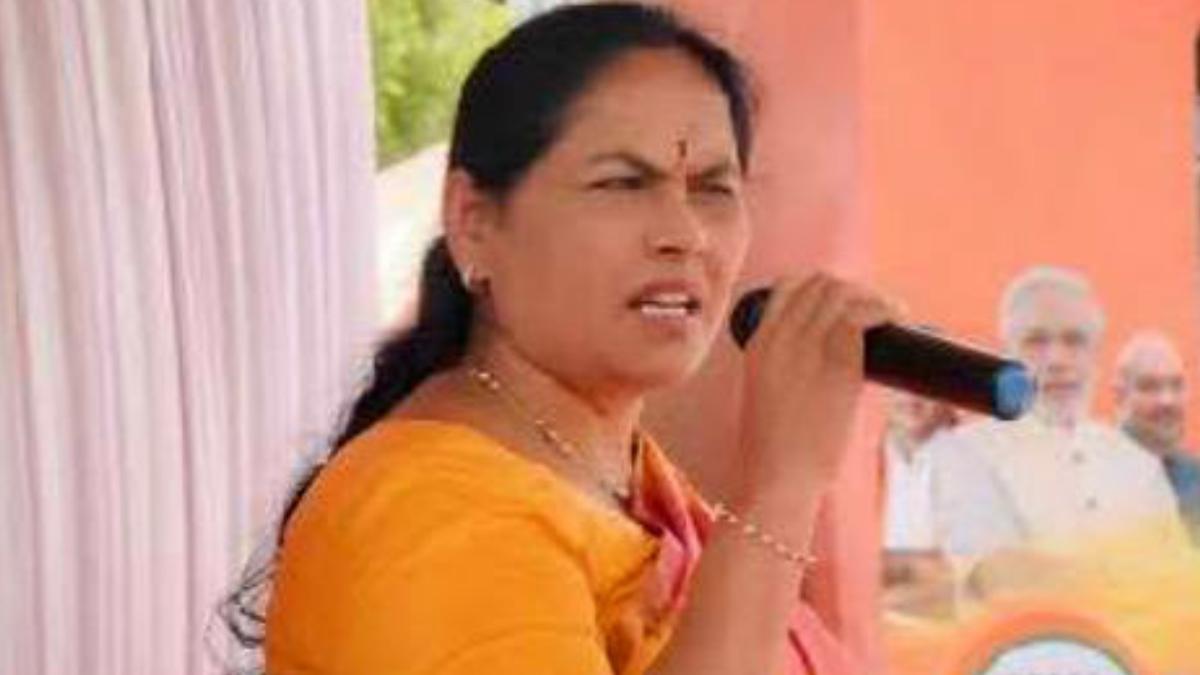 Kollegala: Shobha Karandlaje clarification about GN Nanjundaswamy absent for Vijaya Sankalpa Yatra Kollegala: Shobha Karandlaje clarification about GN Nanjundaswamy absent for Vijaya Sankalpa Yatra