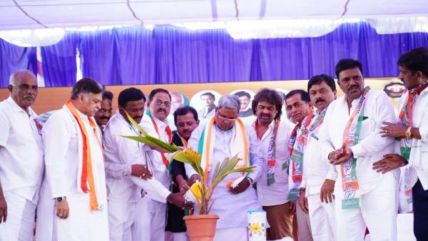 Congress Prajavani Yatra At Davanagere Honnali Pattana