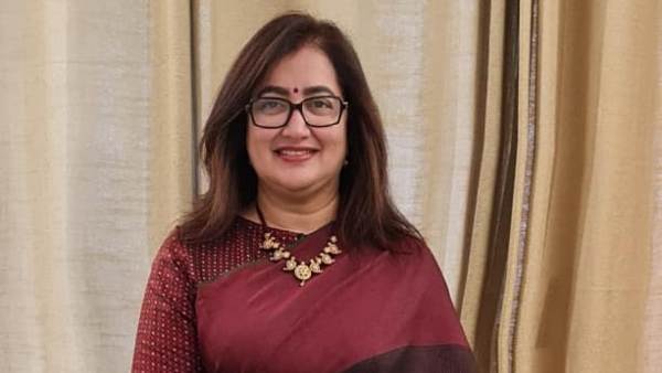 People Curious About MP Sumalatha Ambareesh Political Decision