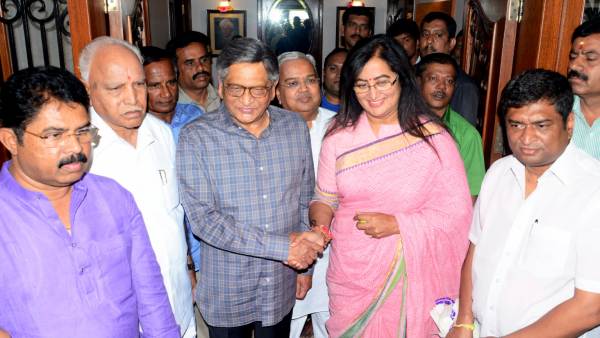 Actor-turned-Politician Sumalatha Ambareesh Decided to join BJP