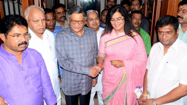 ಮಂಡ್ಯ ರಾಜಕಾರಣದತ್ತ ಎಲ್ಲರ ಚಿತ್ತ