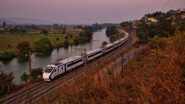 ದುರಂತೋ ರೈಲಿಗಿಂತ ಭಿನ್ನ 