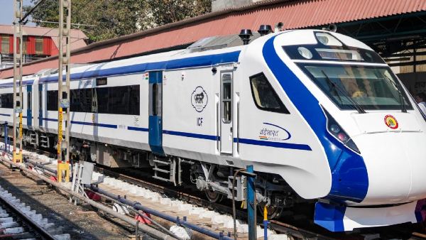 Vande Bharat Express train run between Chennai-Mysuru Video viral