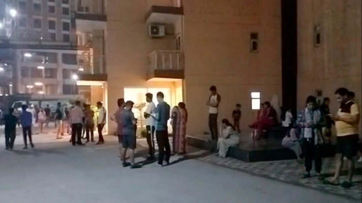 Strong Earthquake in Delhi