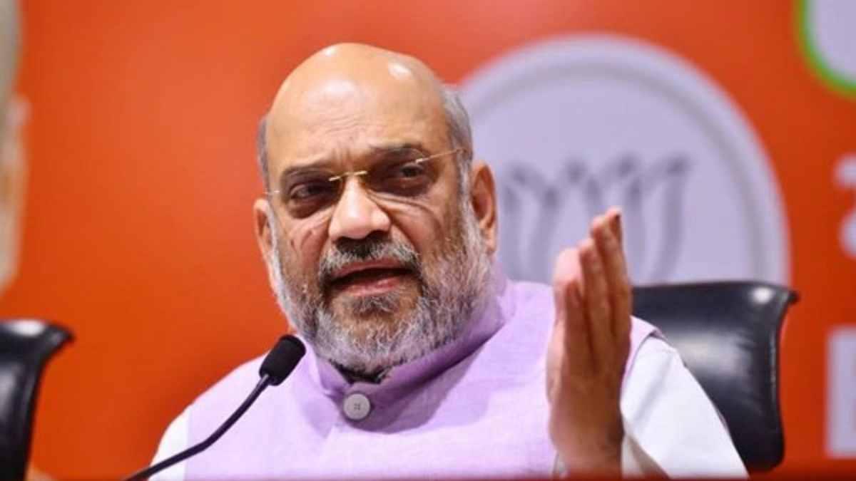 Congress hits back at Amit Shahs reverse gear driver statement