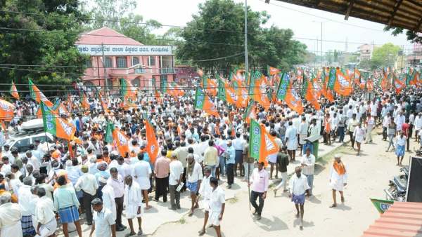 Amit Shah Holds Roadshow In Gundlupet Ahead Of Karnataka Elections