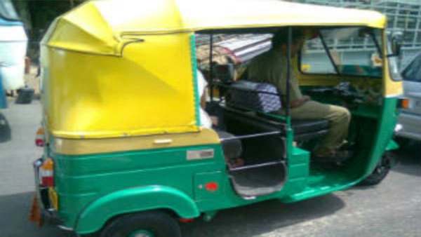 One auto, three registration numbers - a debate on Twitter