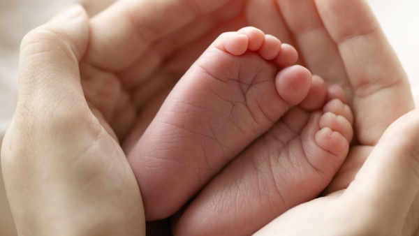 Born at 27 weeks - 5 months of hospital care, a baby who beat death