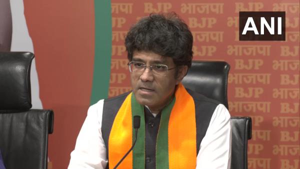 Rajagopalacharis great grandson CR Keshavan joined the BJP 