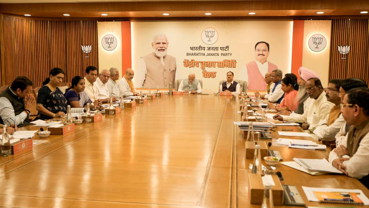 To beat anti-incumbency, BJP may resort to Gujarat model in Karnataka