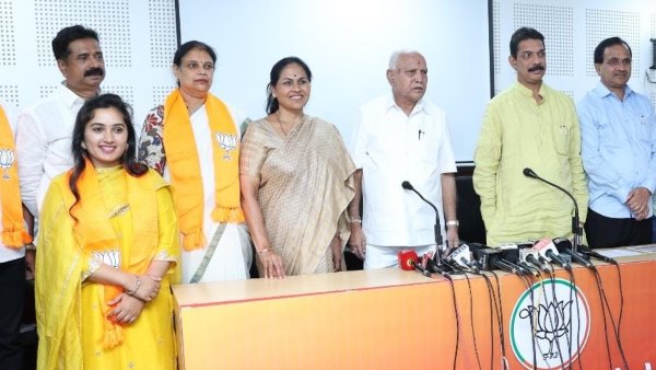 Senior Congress Leader Kagodu Thimmappas Daughter Dr Rajanandini Joined BJP 