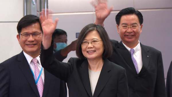 American warship USS Milius sailed through the Taiwan Strait 