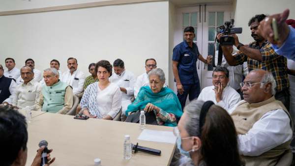 Karnataka polls: Congress Central Election Committee to discuss on party candidates