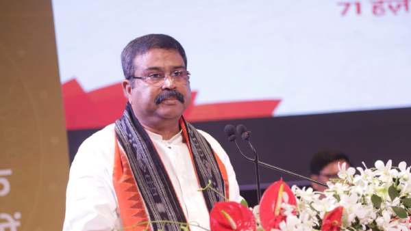 After joining laxman savadi Congress, Dhamendra Pradhan called a meeting of BJP members