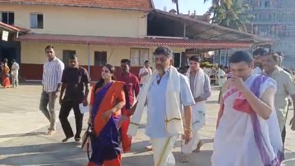 DK Shivakumar Family Participated In Chandika Yagam At Sringeri