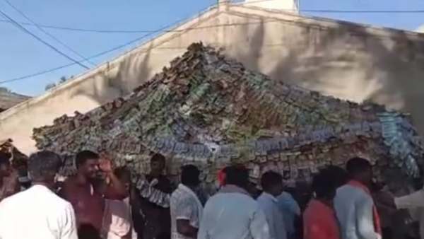 More than 12 lakh Rupees Collect In Harihara Kokkanur Jatra