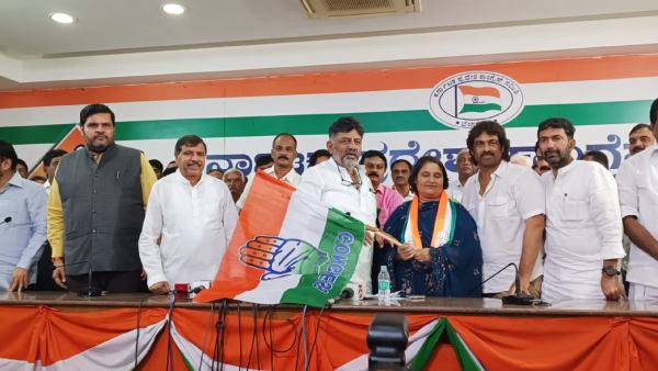 Karnataka Polls: Is it right or wrong for actor Rajkumars daughter-in-law to enter politics? 