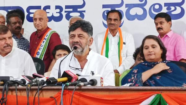 Karnataka Polls: Is it right or wrong for actor Rajkumars daughter-in-law to enter politics? 