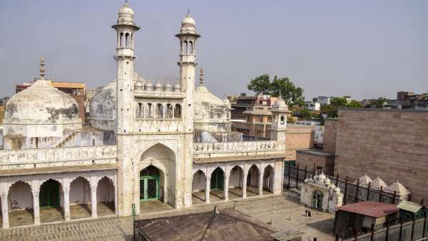 Supreme Court to hear Muslim sides Gyanvapi mosque plea on April 14 Supreme Court to hear Muslim sides Gyanvapi mosque plea on April 14