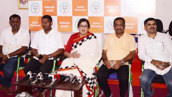 What is your contribution to Mandya district 7 constituencies? Sumalatha question to HD Kumaraswamy