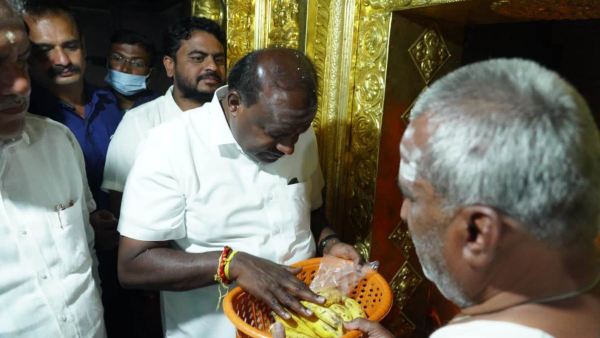 ಚಾಮುಂಡಿ ದೇವಿಯ ದರ್ಶನ ಪಡೆದ ಹೆಚ್‌ಡಿ ಕುಮಾರಸ್ವಾಮಿ