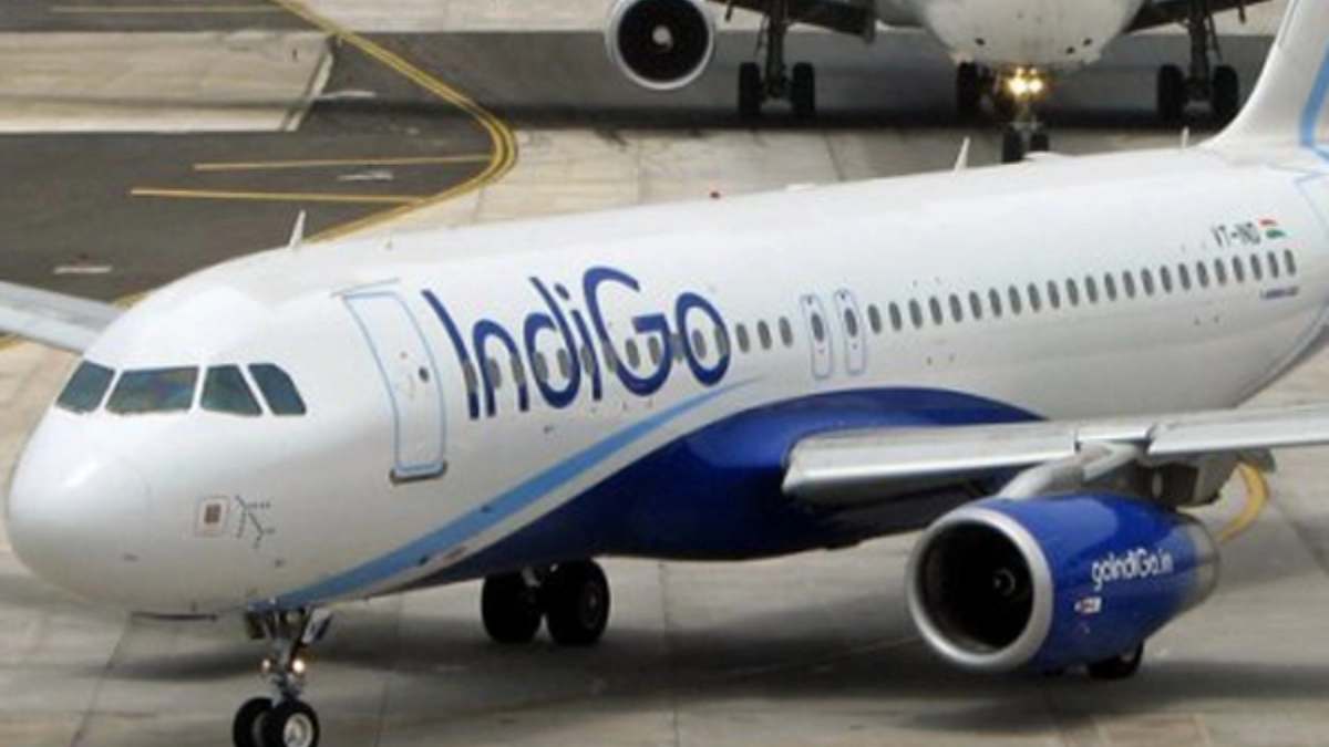 Bengaluru-Varanasi Flight emergency land in Telangana due Technical issue, Passengers safe Bengaluru-Varanasi Flight emergency land in Telangana due Technical issue, Passengers safe