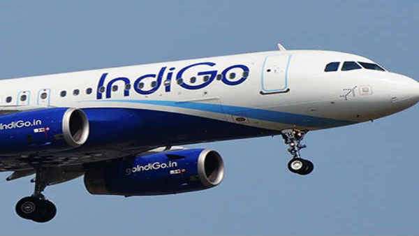 Bengaluru-Varanasi Flight emergency land in Telangana due Technical issue, Passengers safe Bengaluru-Varanasi Flight emergency land in Telangana due Technical issue, Passengers safe