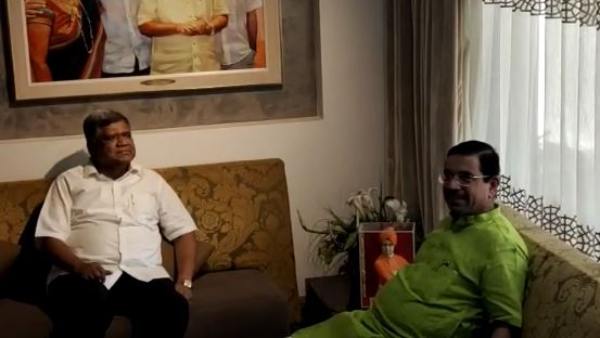 Union Minister Prahlad Joshi Visits To Jagadish Shettar Residence 