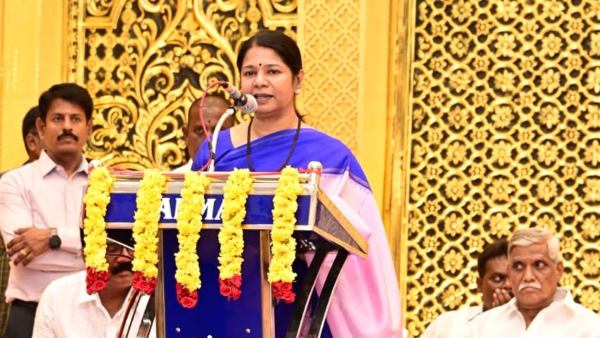 Tamil nadu state song stop in Shivamogga: Kanimozhi demands Annamalais apology 