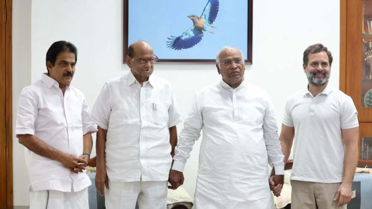 Nationalist Congress Party leader Sharad Pawar meets Rahul Gandhi Nationalist Congress Party leader Sharad Pawar meets Rahul Gandhi