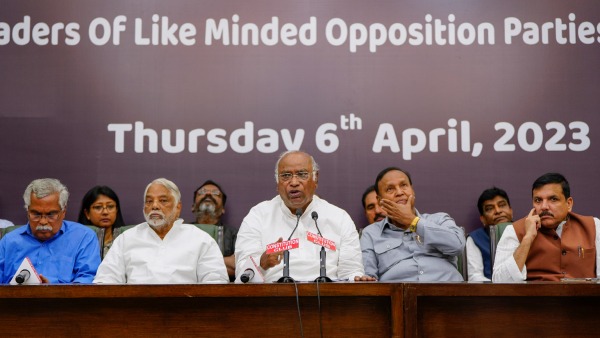 Modi Govt Says A Lot About Democracy But Does Not Follow It Mallikarjun Kharge Slams Centre
