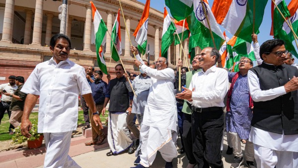 Modi Govt Says A Lot About Democracy But Does Not Follow It Mallikarjun Kharge Slams Centre