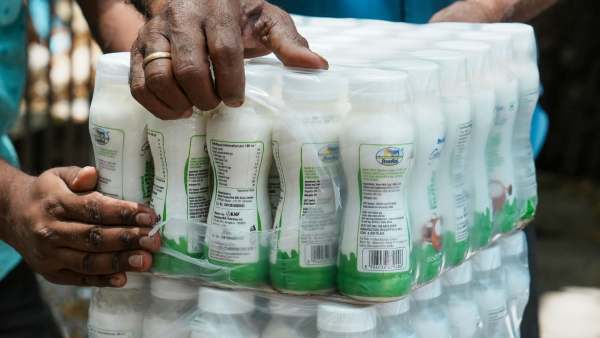 KMF and Amul fight drags again in social media after BJP leaders reaction KMF and Amul fight drags again in social media after BJP leaders reaction