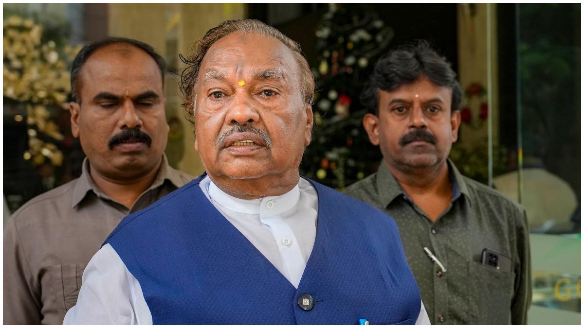 Shivamogga mayor, 18 corporators resign in support of Eshwarappa after he quits politics Shivamogga mayor, 18 corporators resign in support of Eshwarappa after he quits politics