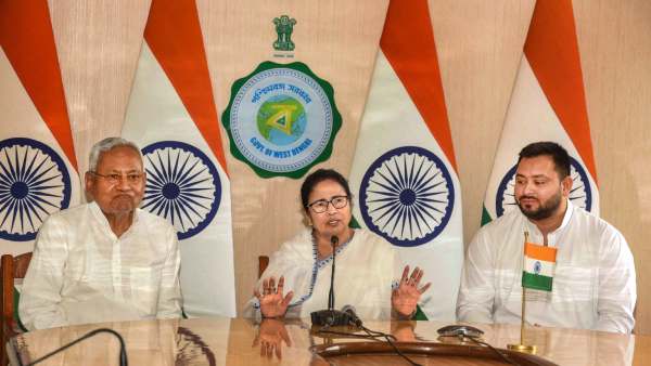 Mamata Banerjee calls for unity between opposition parties