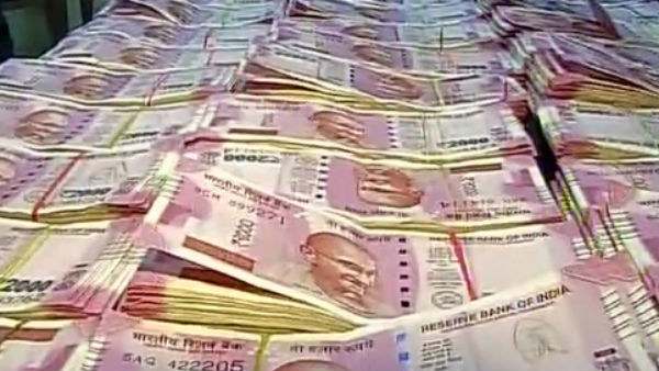 Two crore undocumented cash found in Belagavi - one arrest Two crore undocumented cash found in Belagavi - one arrest