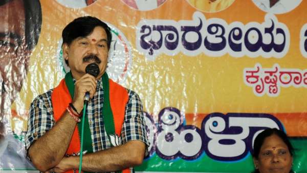 MLA Ramdas Decide To Support BJP Candidate Srivatsa