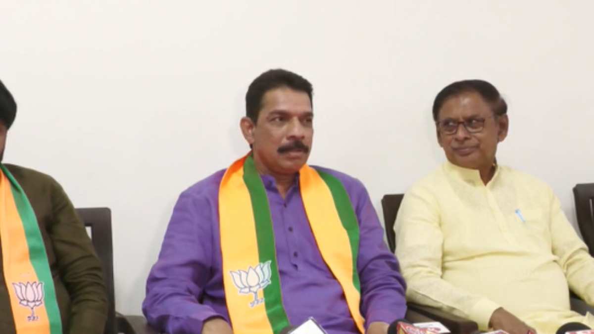 Naleen kumar kateel Outrage Against Congress Leaders