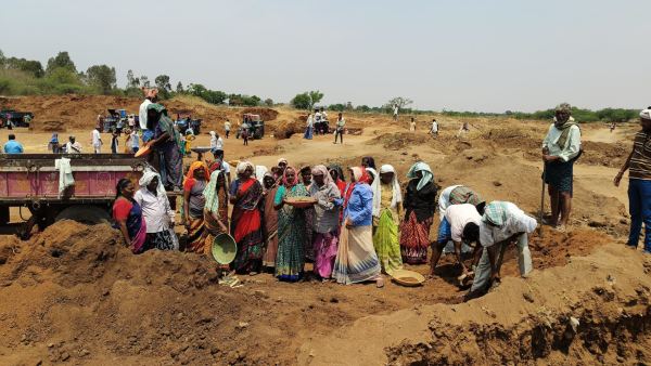 Works Under NREGA By Koppal ZP Stops Workers Migration To Urban Areas