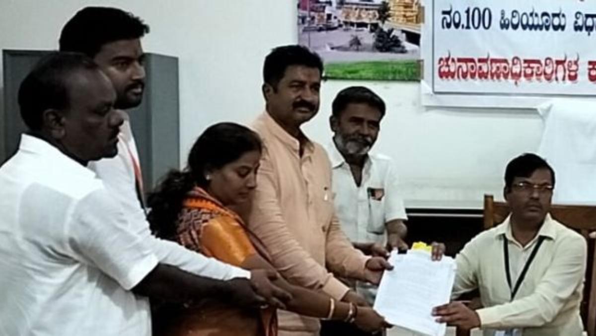 MLA K.Poornima filed nomination in Hiriyur 