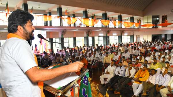 Siddaramaiah is only eyeing beef eaters votes: Pratap Simha 