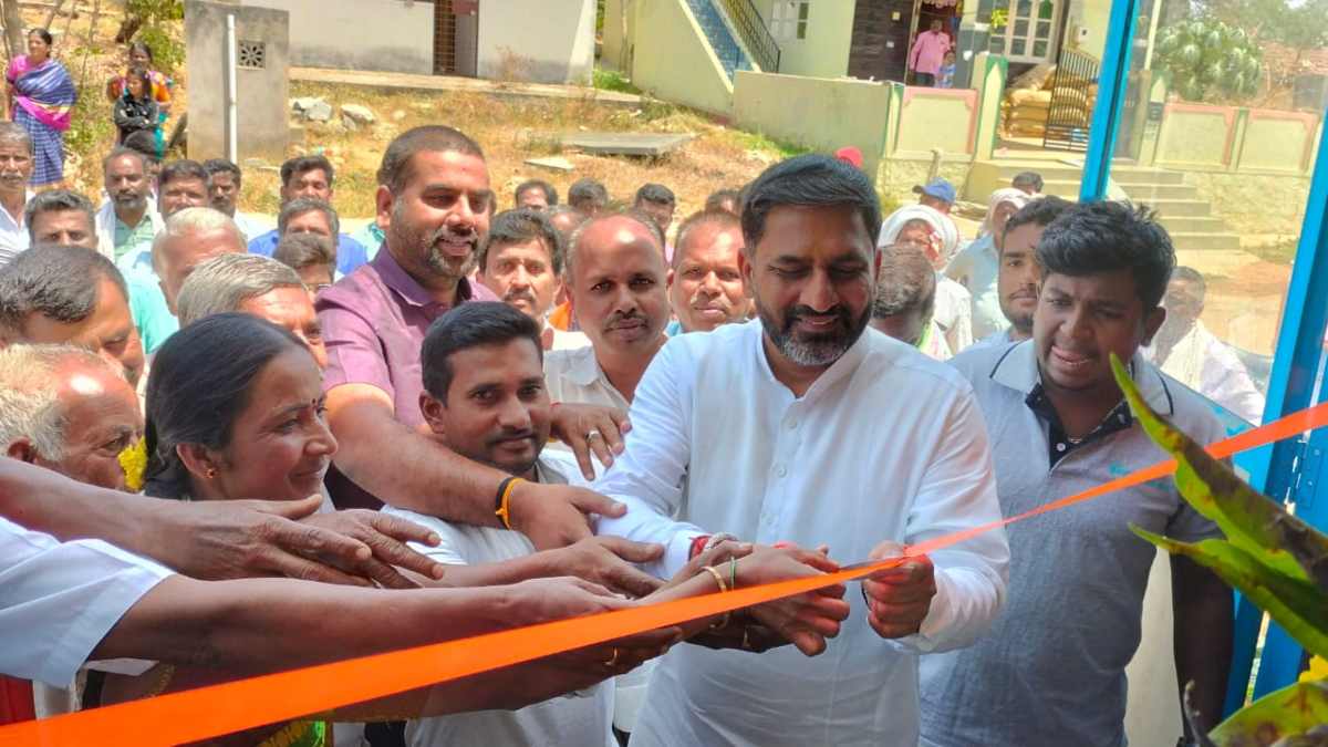 Hassan BJP MLA Preetham Gowda says voting for JD(S) is like voting for BJP Hassan BJP MLA Preetham Gowda says voting for JD(S) is like voting for BJP